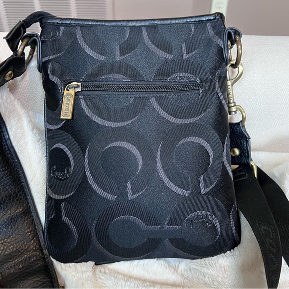 ⭐️ Coach Black Signature Crossbody Bag - Picture 11 of 13
